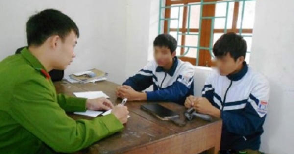 Nghệ An: Muốn dùng thử iPhone, hai nam sinh rủ nhau đi cướp