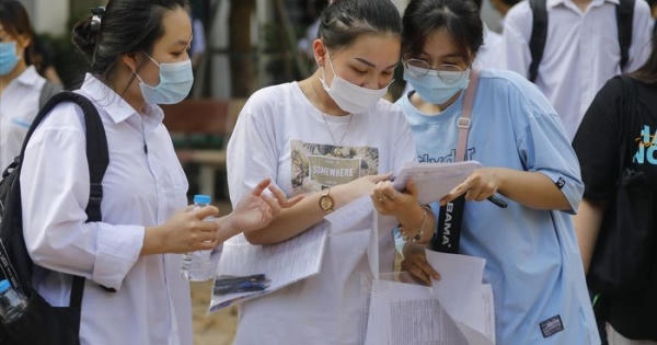 Hoang mang trước 'ma trận thông tin' tuyển sinh đại học 2022 Hoang mang trước 'ma trận thông tin' tuyển sinh đại học 2022
