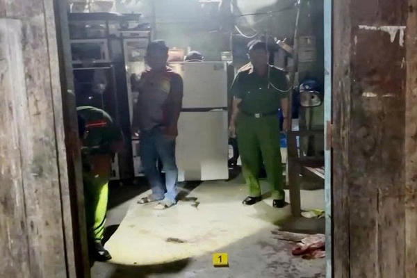 Bị chó nhà hàng xóm cắn, nam thanh niên ở An Giang chém cha con người hàng xóm thương vong