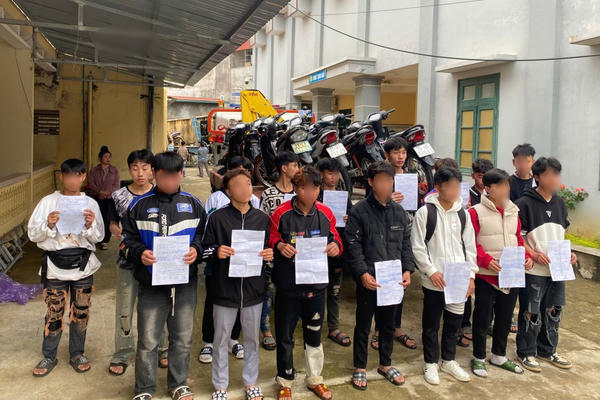 Yên Bái: Xử lý 32 thanh, thiếu niên tụ tập thi độ xe trên đỉnh đèo