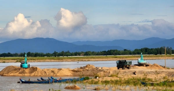 Bài 1 - Chậm đấu giá quyền khai thác khoáng sản, Sở TN&MT Phú Yên phải kiểm điểm