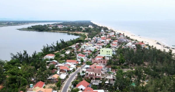 Làng bích họa đầu tiên ở Việt Nam được khoác thêm "áo mới" Làng bích họa đầu tiên ở Việt Nam được khoác thêm "áo mới"