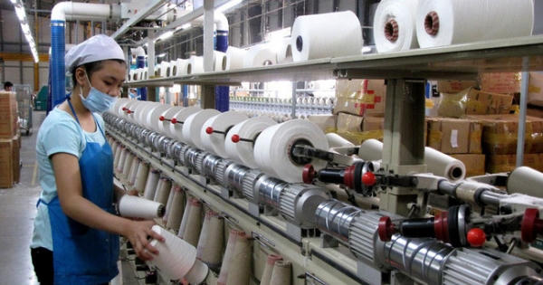 Tin kinh tế 6AM: Doanh nghiệp kiệt sức, mong chờ gói giải cứu mới; Đề xuất sửa khung giá nước sạch
