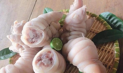 'Giật mình' móng giò rút xương giá siêu rẻ