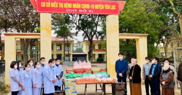 Vĩnh Phúc: Tặng quà Tết tuyến đầu chống dịch trên quê hương Trung Nguyên Vĩnh Phúc: Tặng quà Tết tuyến đầu chống dịch trên quê hương Trung Nguyên