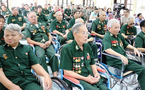 Trình Chủ tịch nước tặng quà cho gần 1,4 triệu người có công nhân ngày Thương binh – Liệt sĩ Trình Chủ tịch nước tặng quà cho gần 1,4 triệu người có công nhân ngày Thương binh – Liệt sĩ