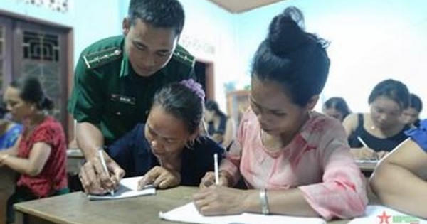 Bộ đội Biên phòng thắp sáng lớp học biên cương