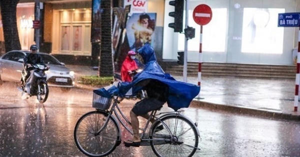 Bắc Bộ và Trung Bộ có mưa dông diện rộng kèm thời tiết nguy hiểm