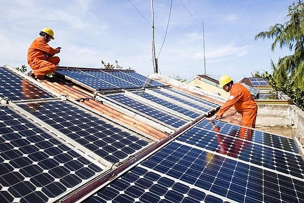 Đề xuất thêm nhiều ưu đãi cho người dân lắp điện mặt trời mái nhà