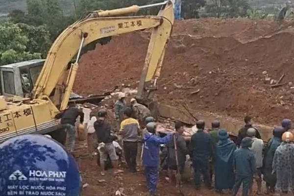 Sập nhà ở Đắk Lắk khiến 5 người thương vong