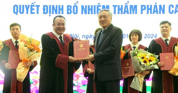 Trao Quyết định bổ nhiệm 16 Thẩm phán cao cấp