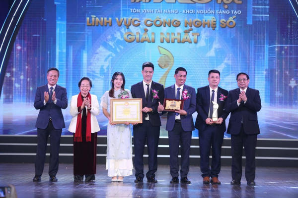 CEO DKS - Phan Thành Dũng: Đổi mới giáo dục nghề nghiệp và thắp lửa khởi nghiệp cho thế hệ trẻ CEO DKS - Phan Thành Dũng: Đổi mới giáo dục nghề nghiệp và thắp lửa khởi nghiệp cho thế hệ trẻ