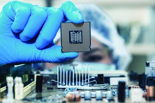 Thủ tướng yêu cầu đẩy mạnh đào tạo nhân lực cho ngành công nghiệp bán dẫn và một số ngành công nghệ số cốt lõi Thủ tướng yêu cầu đẩy mạnh đào tạo nhân lực cho ngành công nghiệp bán dẫn và một số ngành công nghệ số cốt lõi