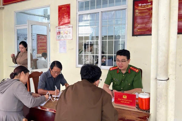 Những thay đổi mới trong thủ tục cư trú mà người dân nên biết