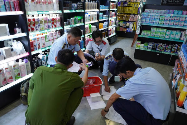 Kiên Giang tăng cường chống buôn lậu, gian lận thương mại và hàng giả Kiên Giang tăng cường chống buôn lậu, gian lận thương mại và hàng giả