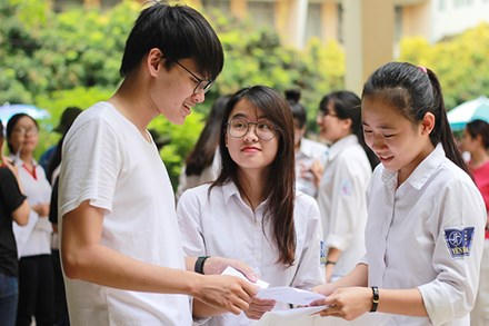 So sánh phổ điểm thi THPT quốc gia theo khối 2016-2017