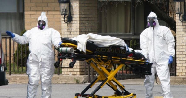 Mỹ: 37.000 người chết vì Covid-19, Tổng thống và thống đốc "khẩu chiến"