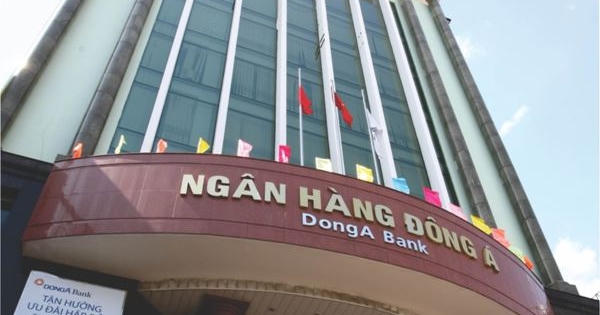 Khởi tố và bắt giam hàng loạt cựu lãnh đạo Ngân hàng TMCP Đông Á Khởi tố và bắt giam hàng loạt cựu lãnh đạo Ngân hàng TMCP Đông Á