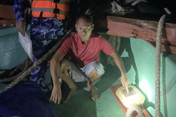 Vùng Cảnh sát biển 4 liên tiếp bắt giữ 3 tàu cá vi phạm IUU trên vùng biển Tây Nam