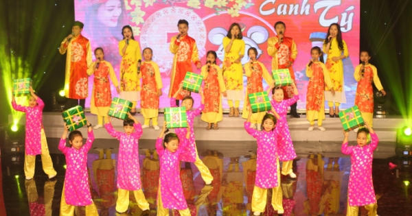Nhiều doanh nghiệp ủng hộ Hà Tĩnh hơn 115 tỷ đồng cho người nghèo đón tết Nhiều doanh nghiệp ủng hộ Hà Tĩnh hơn 115 tỷ đồng cho người nghèo đón tết
