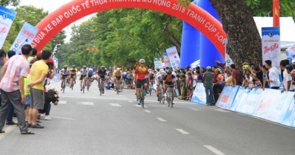 Sôi động ngày mở màn Coupe De Huế 2018