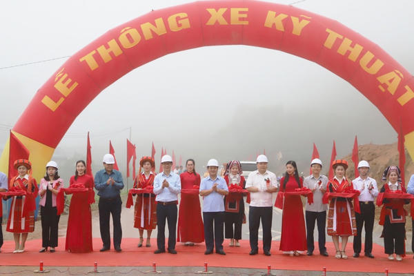 Thông xe kỹ thuật tuyến đường Bắc Quang - Xín Mần