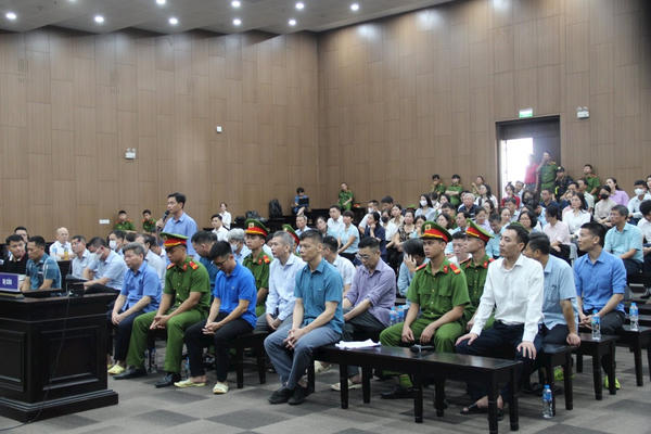 Hình ảnh các bị cáo trong vụ án tập đoàn Thuận An hầu tòa