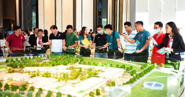 Càng biến động, tâm lý chung vẫn xem bất động sản là kênh “giữ tiền” bền vững