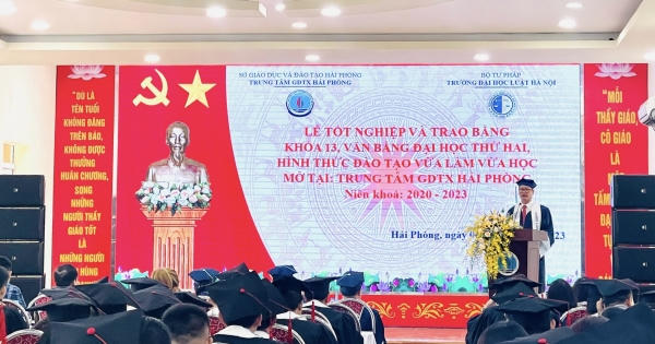 Trường Đại học Luật Hà Nội trao bằng tốt nghiệp cho 94 học viên văn bằng 2 Trường Đại học Luật Hà Nội trao bằng tốt nghiệp cho 94 học viên văn bằng 2