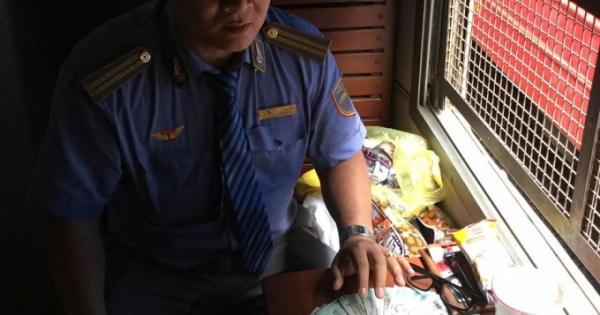 Hành khách bỏ quên 50 triệu đồng trên chuyến tàu SE8 đi từ TP Hồ Chí Minh - Hà Nội Hành khách bỏ quên 50 triệu đồng trên chuyến tàu SE8 đi từ TP Hồ Chí Minh - Hà Nội