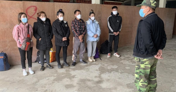 Đồn Biên phòng Xín Cái tiếp nhận 6 công dân do Trung Quốc trao trả