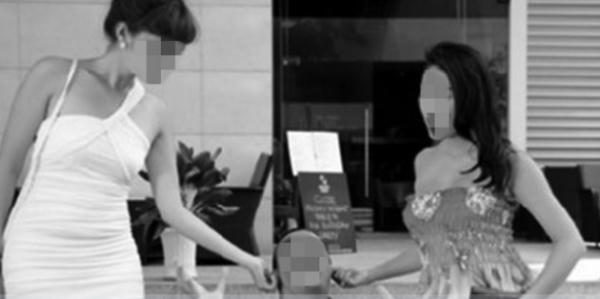 Cú điện thoại "điểm huyệt" khiến Phó cục trưởng mất ghế vì mua đồ cho "phòng nhì" Cú điện thoại "điểm huyệt" khiến Phó cục trưởng mất ghế vì mua đồ cho "phòng nhì"