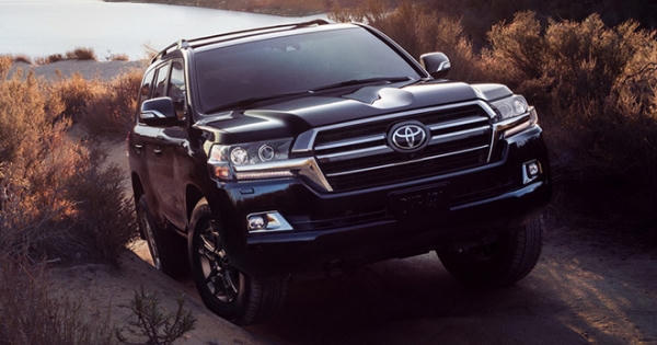 4 mẫu xe tiền tỷ mới ra mắt tại thị trường Việt Nam