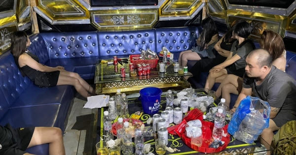 Quảng Ninh: Đột kích quán cafe phát hiện 12 "nam thanh nữ tú" đang phê ma tuý