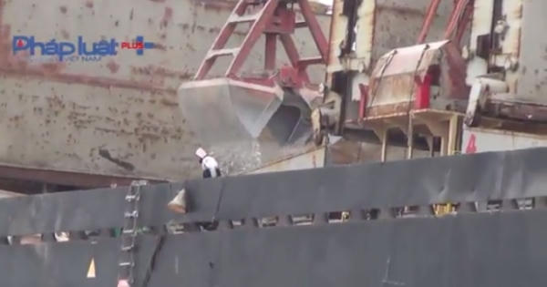 Tỉnh Quảng Ninh chỉ đạo dừng ngay hoạt động sang tải trái phép trên Vịnh