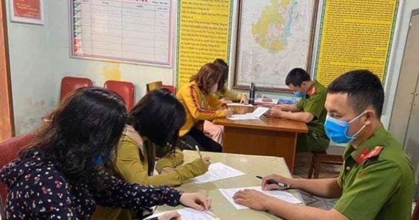 Nghệ An: Tụ tập "buôn chuyện", 4 phụ nữ bị xử phạt
