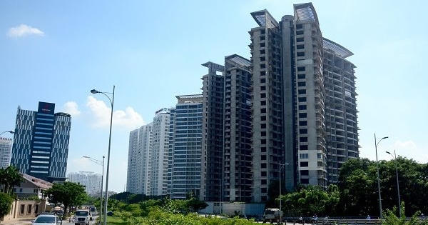 Ngân hàng ồ ạt bán nhà đất cầm cố, hạ giá mãi chẳng ai mua