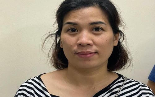 Bắt nữ kế toán làm giả hàng loạt giấy đi đường để đưa người thông chốt Bắt nữ kế toán làm giả hàng loạt giấy đi đường để đưa người thông chốt