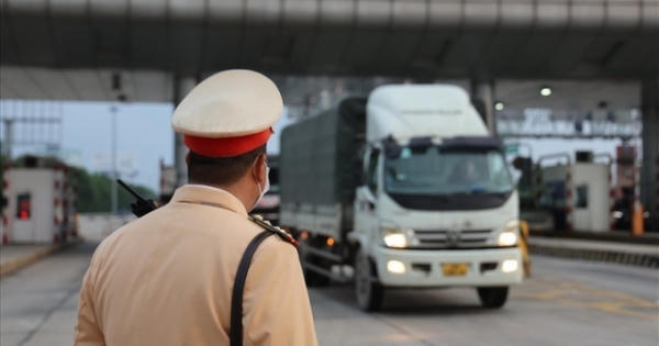 Cán bộ Cảnh sát giao thông lợi dụng chức vụ: "Con sâu làm rầu nồi canh"