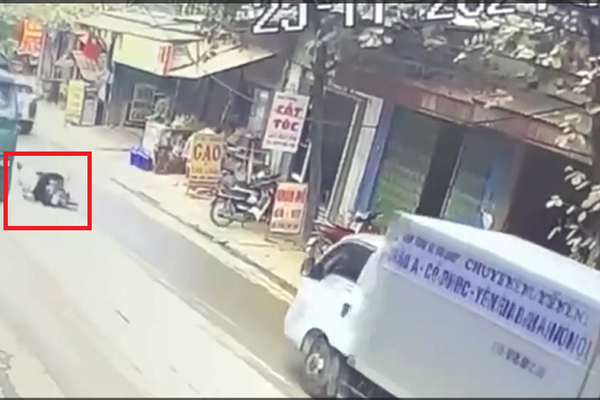 Yên Bái: Ngã xuống đường, người đàn ông bị xe tải cán tử vong