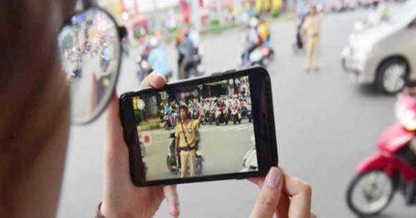 Người dân giám sát Cảnh sát giao thông ra sao cho đúng luật? Người dân giám sát Cảnh sát giao thông ra sao cho đúng luật?