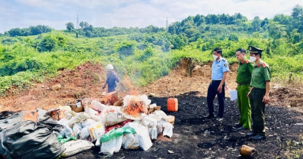 Lào Cai: Tiêu hủy 3 lô hàng không rõ nguồn gốc xuất xứ