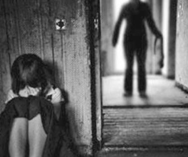 “Dê già” gần 60 tuổi vẫn thích gặm “cỏ non”