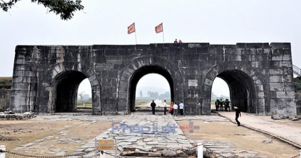 Thanh Hoá: Nhiều văn bản trái chiều trong vụ gian lận hồ sơ đấu thầu tại dự án trăm tỷ Thành nhà Hồ Thanh Hoá: Nhiều văn bản trái chiều trong vụ gian lận hồ sơ đấu thầu tại dự án trăm tỷ Thành nhà Hồ