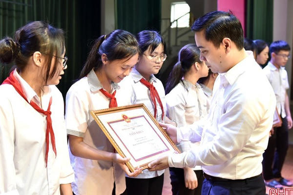 Đề xuất 5 hình thức khen thưởng học sinh