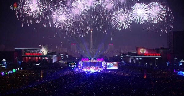 Clip màn bắn pháo hoa rực rỡ tại thủ đô Bình Nhưỡng