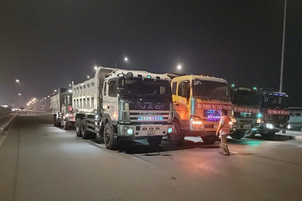 Kiểm định cầu Đồng Nai cũ xuyên đêm, đánh giá an toàn và đề xuất phương án sửa chữa