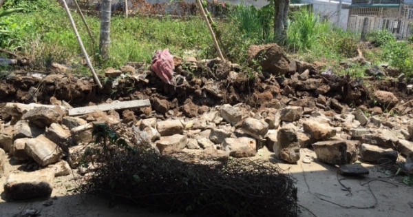 Đồng Nai: Ngang nhiên phá hủy tường rào hàng xóm, một cán bộ chi cục thuế bị đánh Đồng Nai: Ngang nhiên phá hủy tường rào hàng xóm, một cán bộ chi cục thuế bị đánh