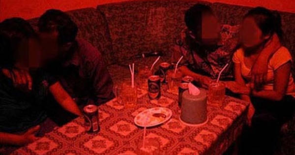 Đang hát karaoke, mò sang xâm hại bé 8 tuổi con chủ nhà