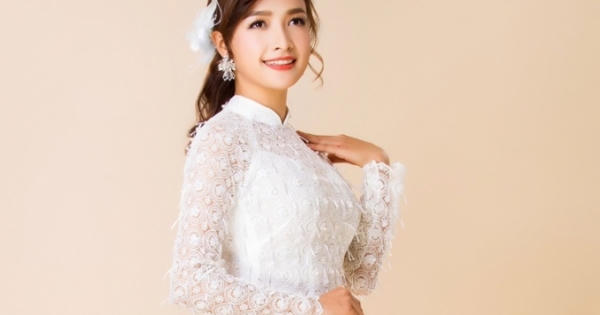 Lê Bê La dịu dàng đến bất ngờ trong tà áo dài